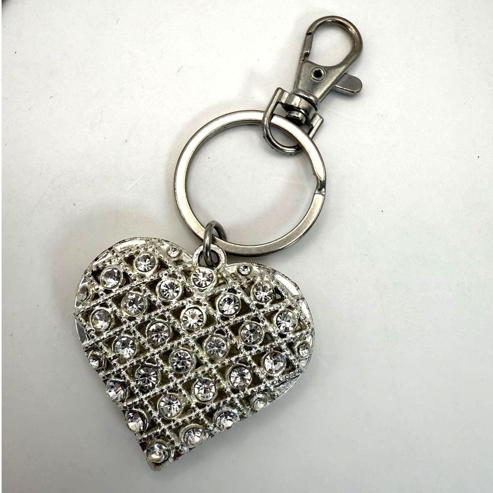 Vintage Silver Tone Rhinestone Heart Keychain –‎ Sparkly Novelty Accessory